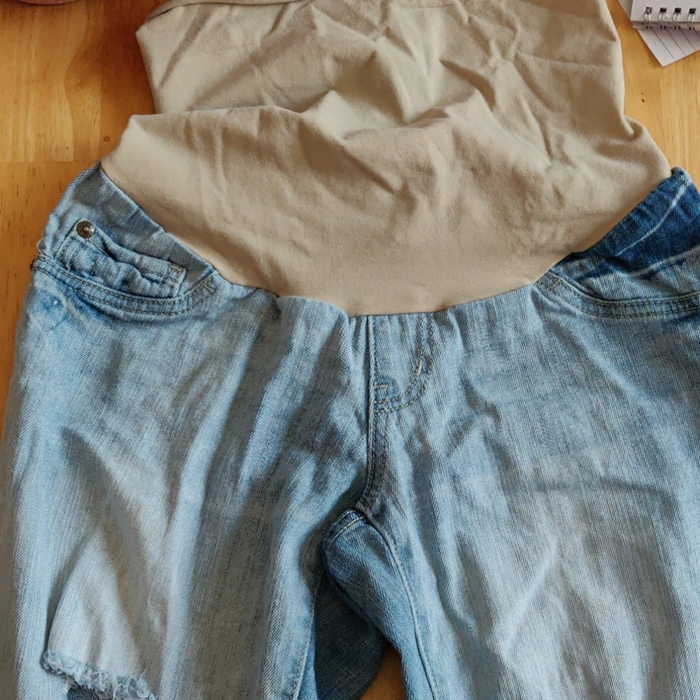 Maternity distressed ankle jeans